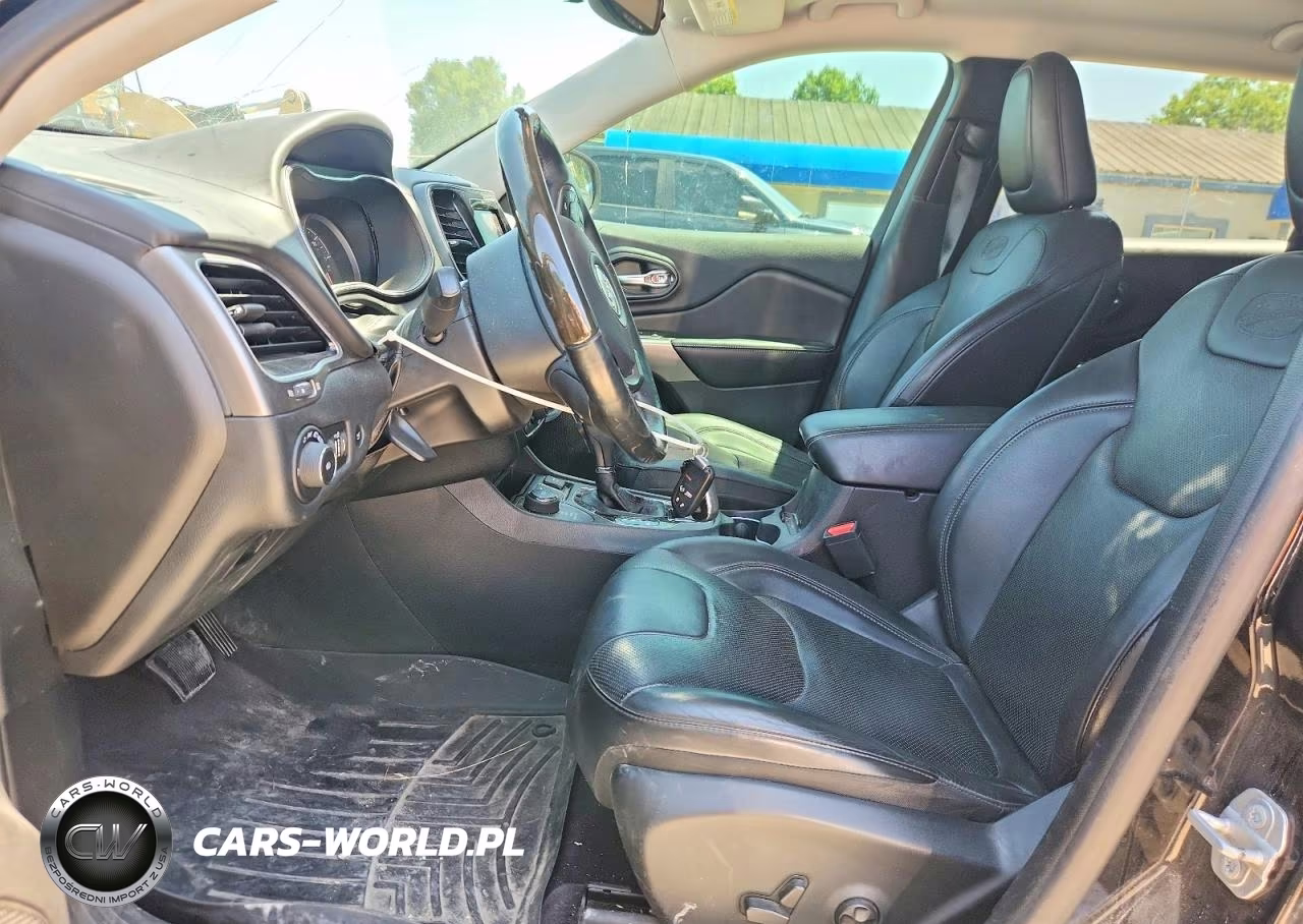 2019 Jeep Cherokee Overland VIN:1C4PJMJNXKD174117 - 7