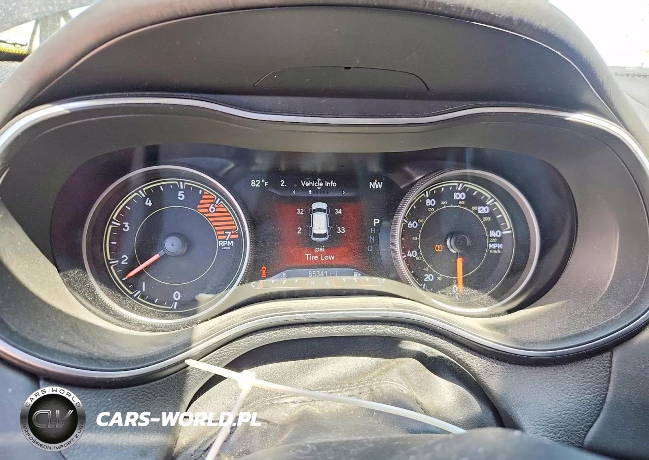 2019 Jeep Cherokee Overland VIN:1C4PJMJNXKD174117 - 9