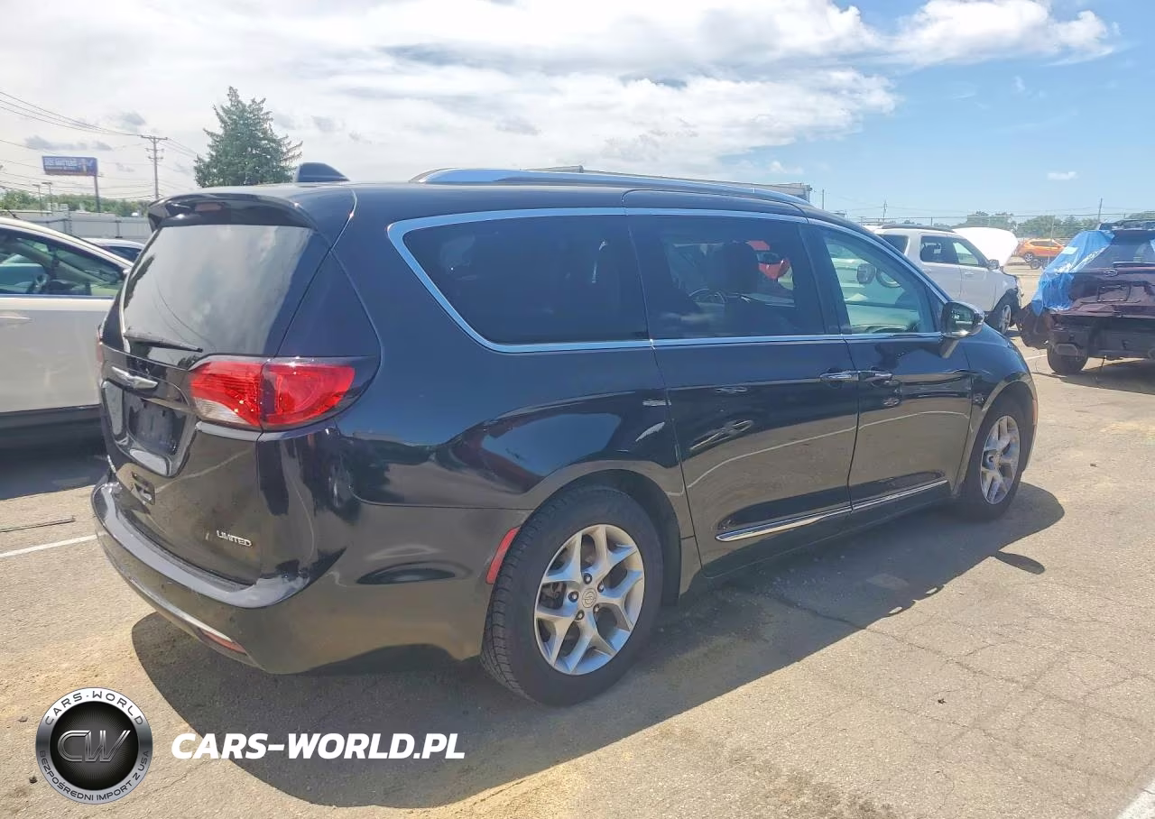 2019 Chrysler Pacifica Limited VIN:2C4RC1GG3KR731439 - 3