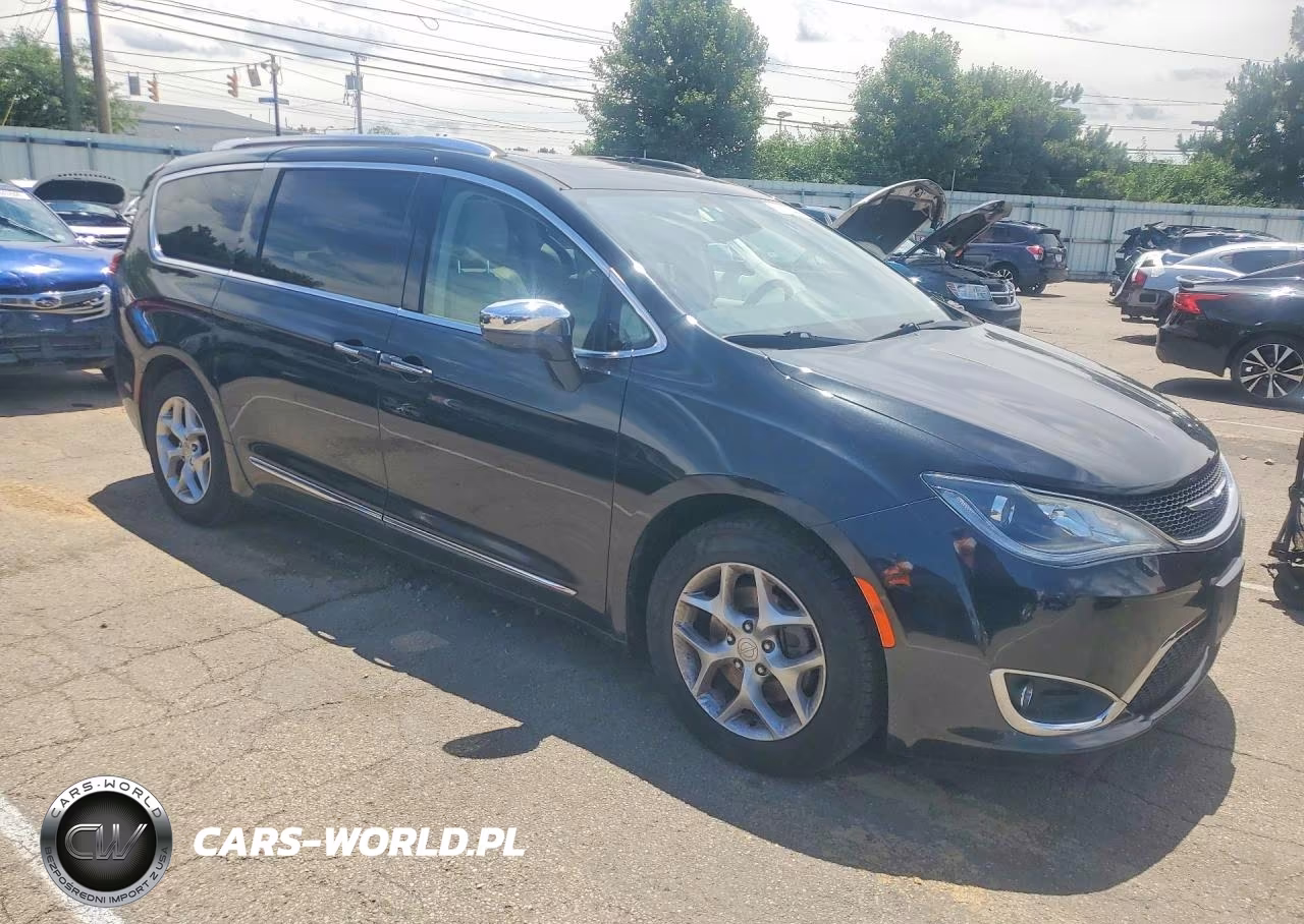 2019 Chrysler Pacifica Limited VIN:2C4RC1GG3KR731439 - 4