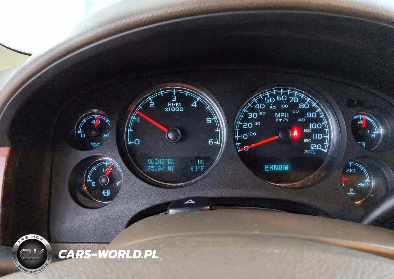 2013 Chevrolet Suburban K1500 Ls VIN:1GNSKHE72DR110094 - 9