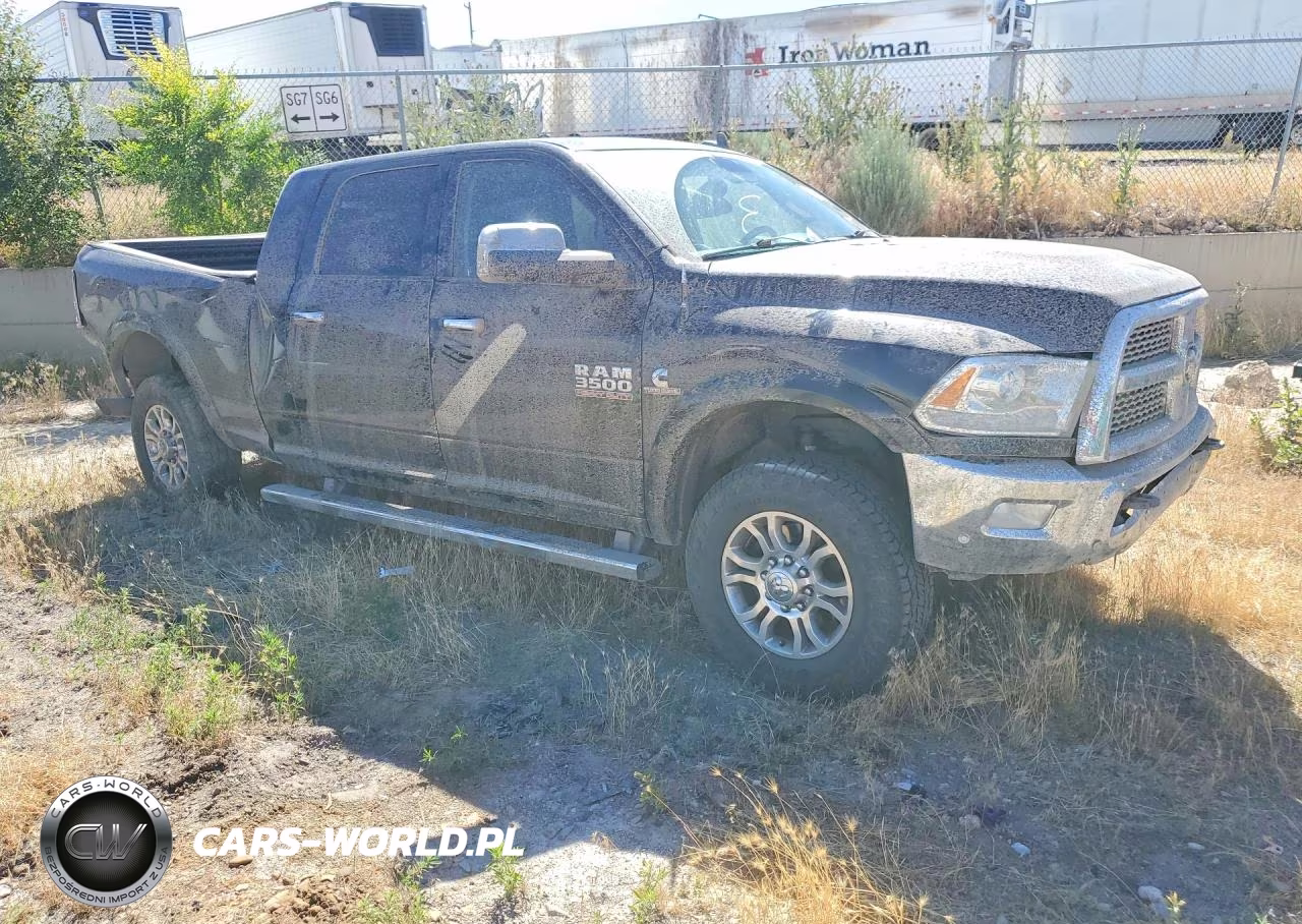 2016 Ram 3500 Laramie VIN:3C63R3ML5GG226735 - 4