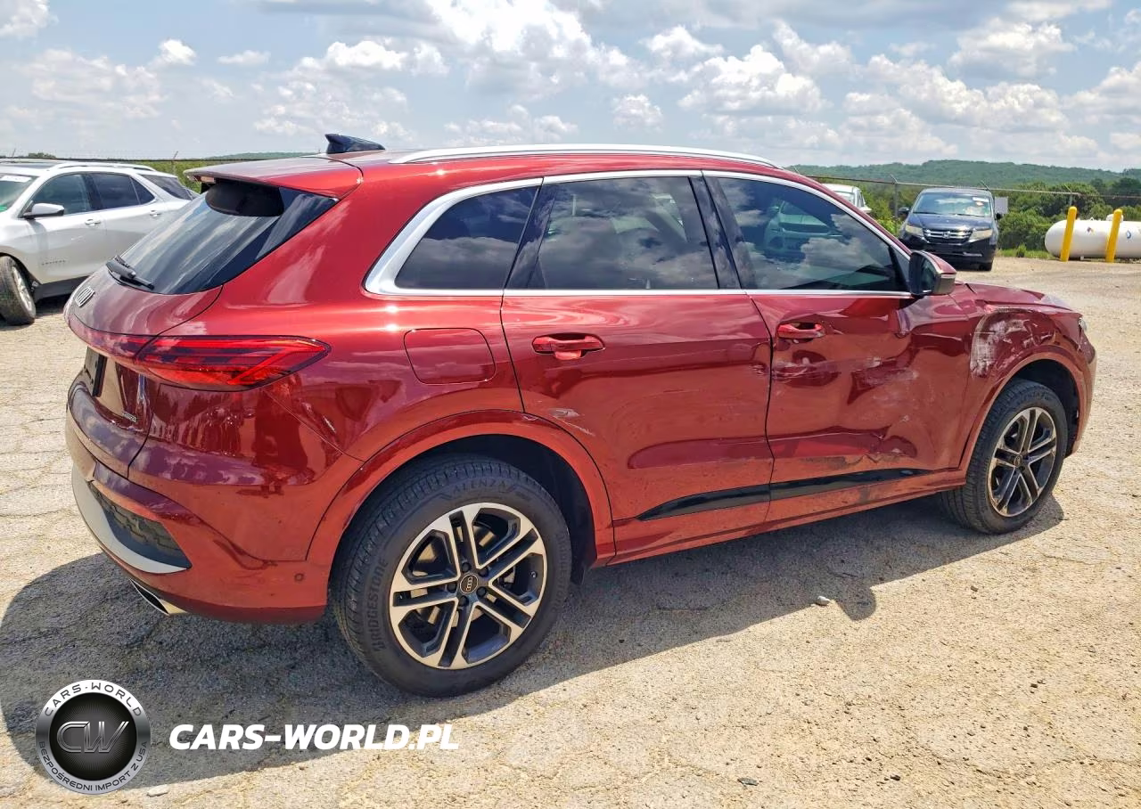 2025 Audi Q5 Premium Plus VIN:WA12AAGU6S2106359 - 3