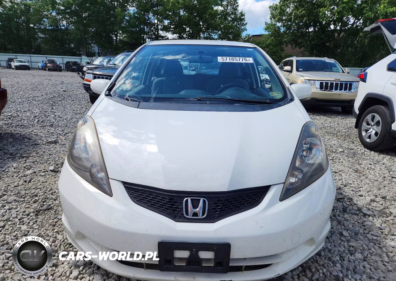 2013 Honda Fit VIN:JHMGE8H32DC037017 - 5