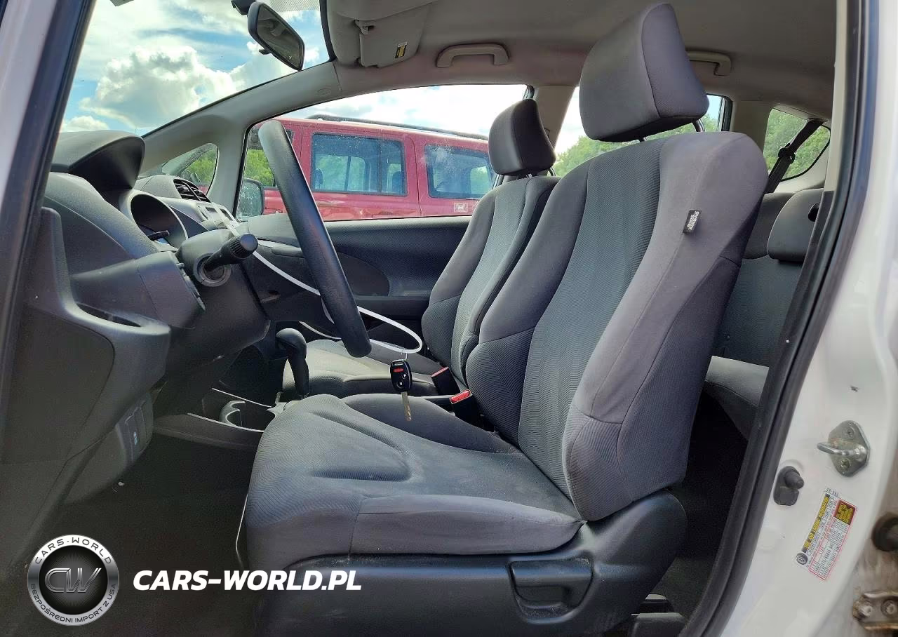 2013 Honda Fit VIN:JHMGE8H32DC037017 - 7
