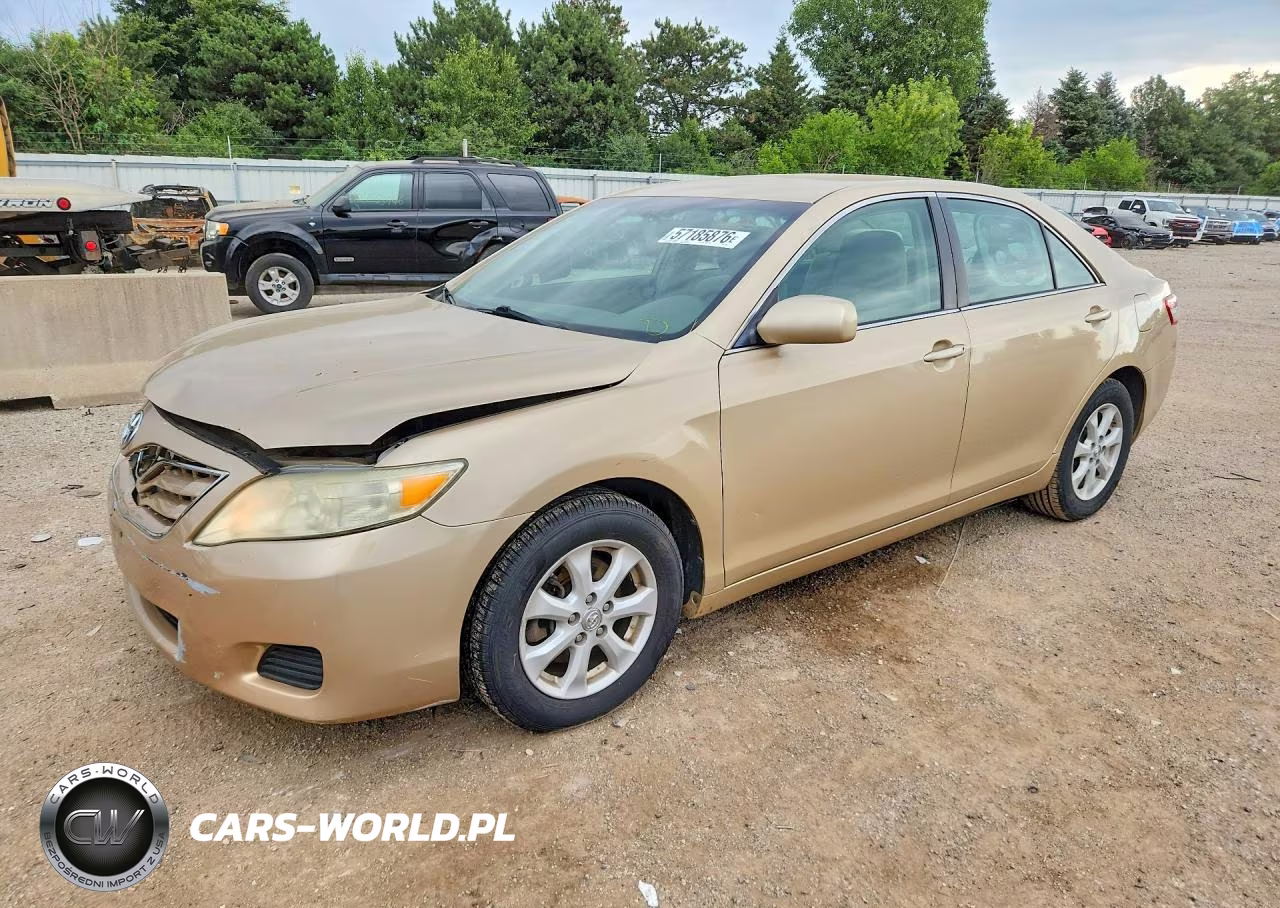 2011 Toyota Camry Le – zdjęcie 1 z 12