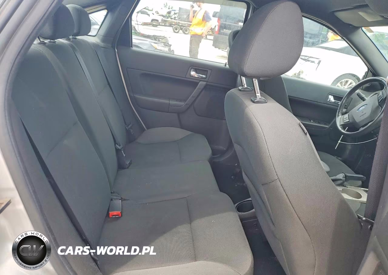 2010 Ford Focus Ses VIN:1FAHP3GN9AW197403 - 10