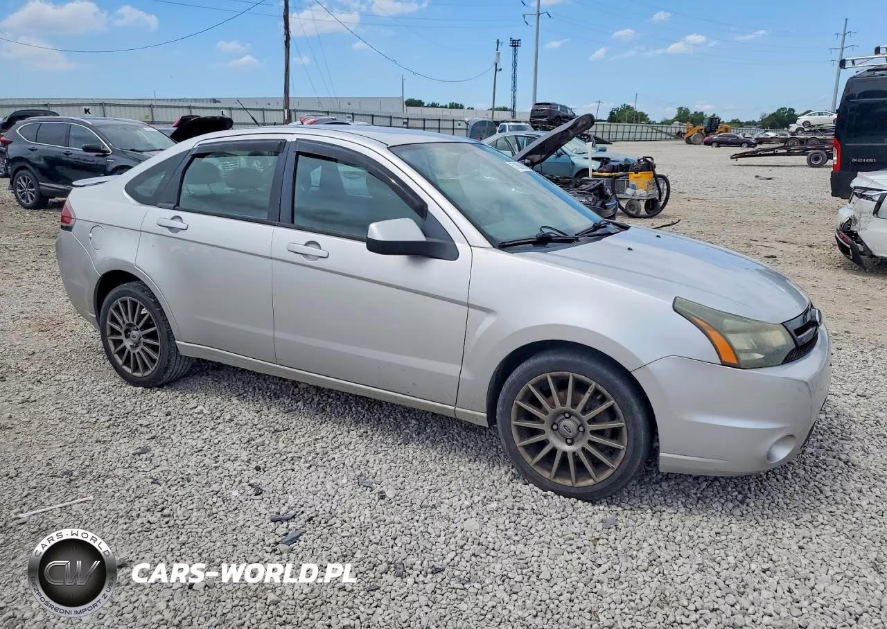 2010 Ford Focus Ses VIN:1FAHP3GN9AW197403 - 4