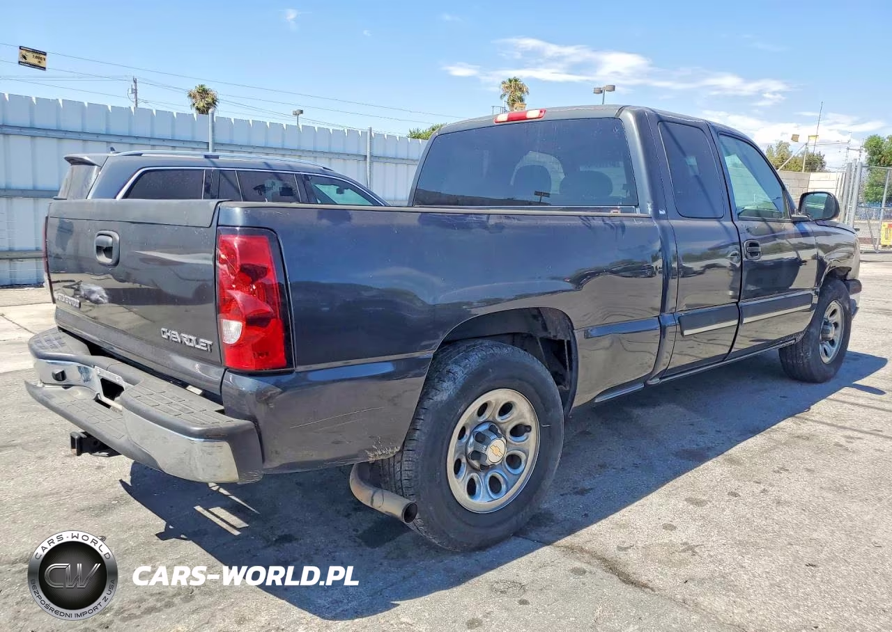 2005 Chevrolet Silverado C1500 VIN:2GCEC19V851205773 - 3