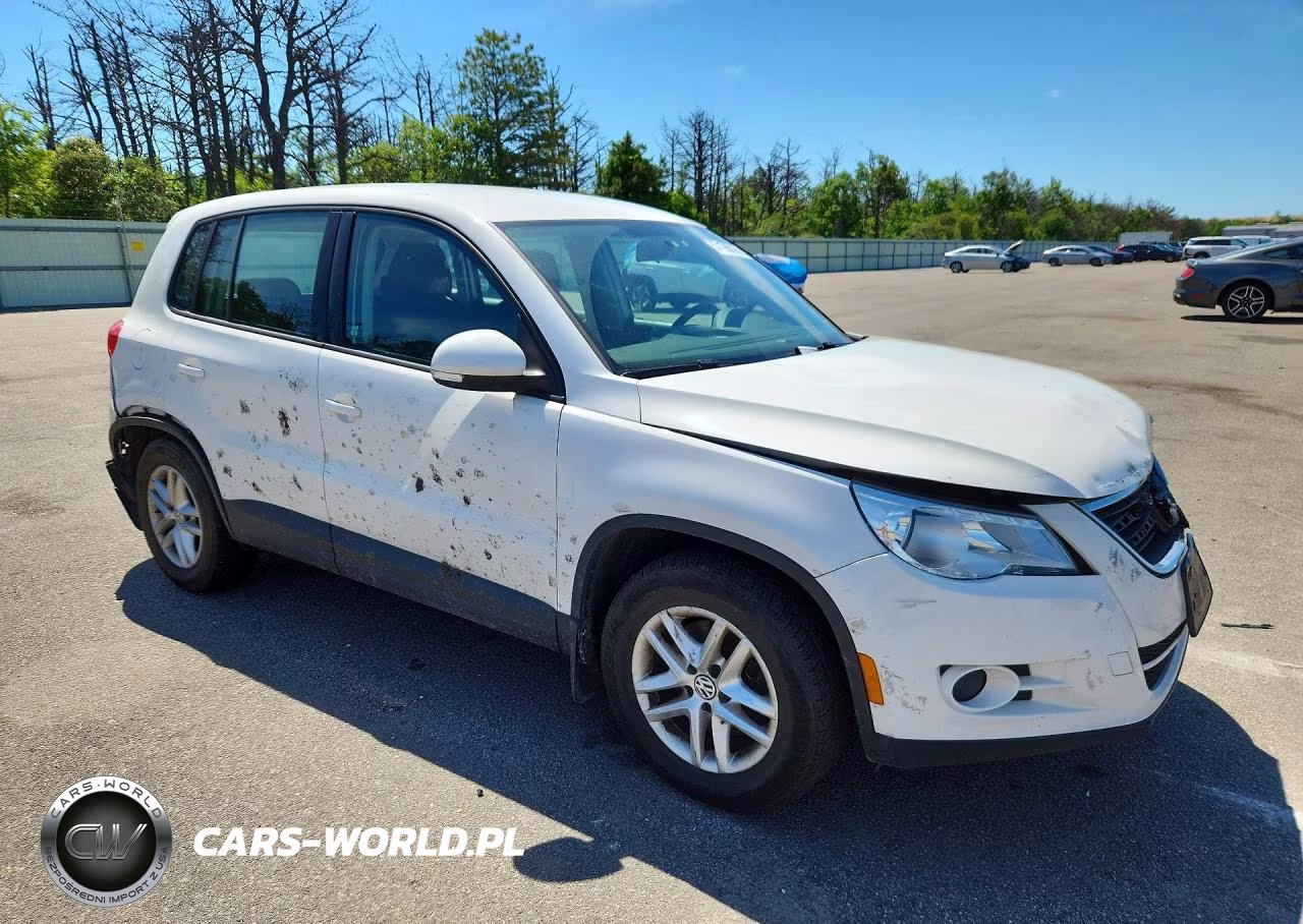 2011 Volkswagen Tiguan VIN:WVGBV7AX2BW524096 - 4