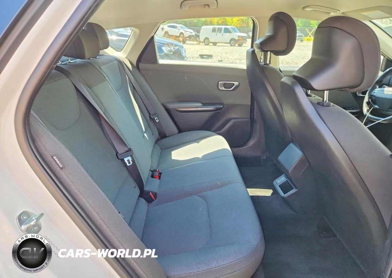 2025 Kia K4 Lxs VIN:3KPFT4DE9SE007277 - 10