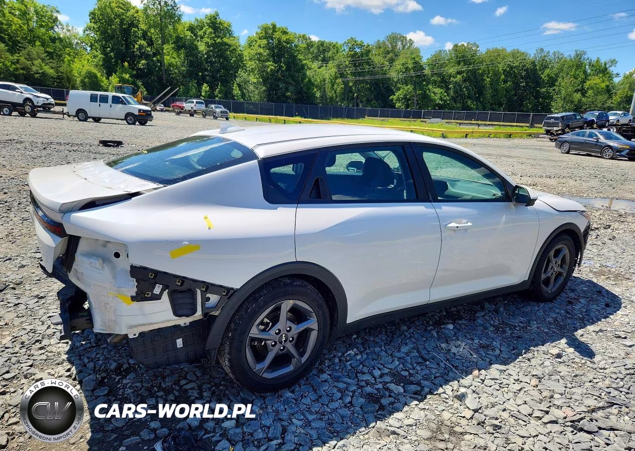 2025 Kia K4 Lxs VIN:3KPFT4DE9SE007277 - 3
