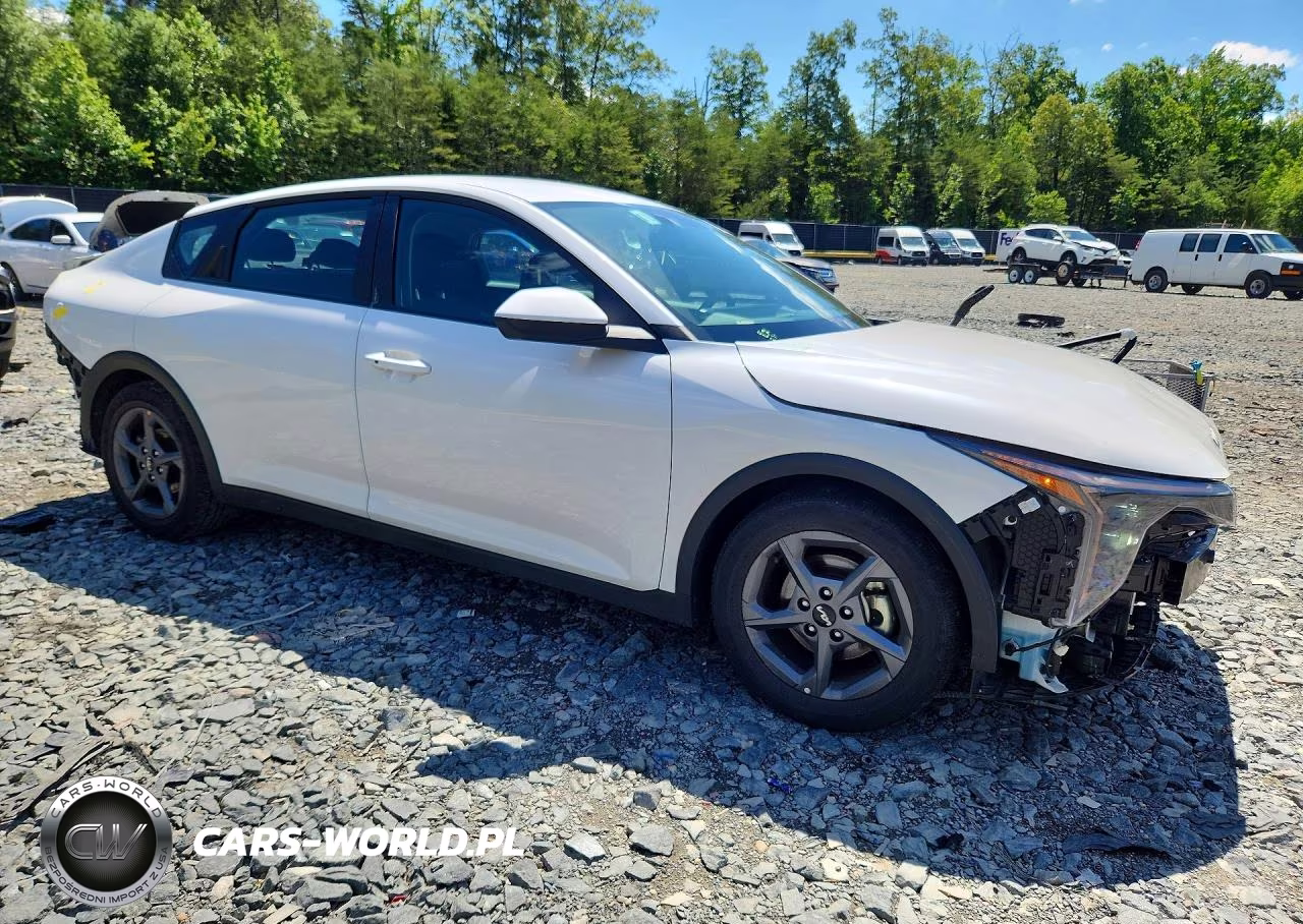 2025 Kia K4 Lxs VIN:3KPFT4DE9SE007277 - 4