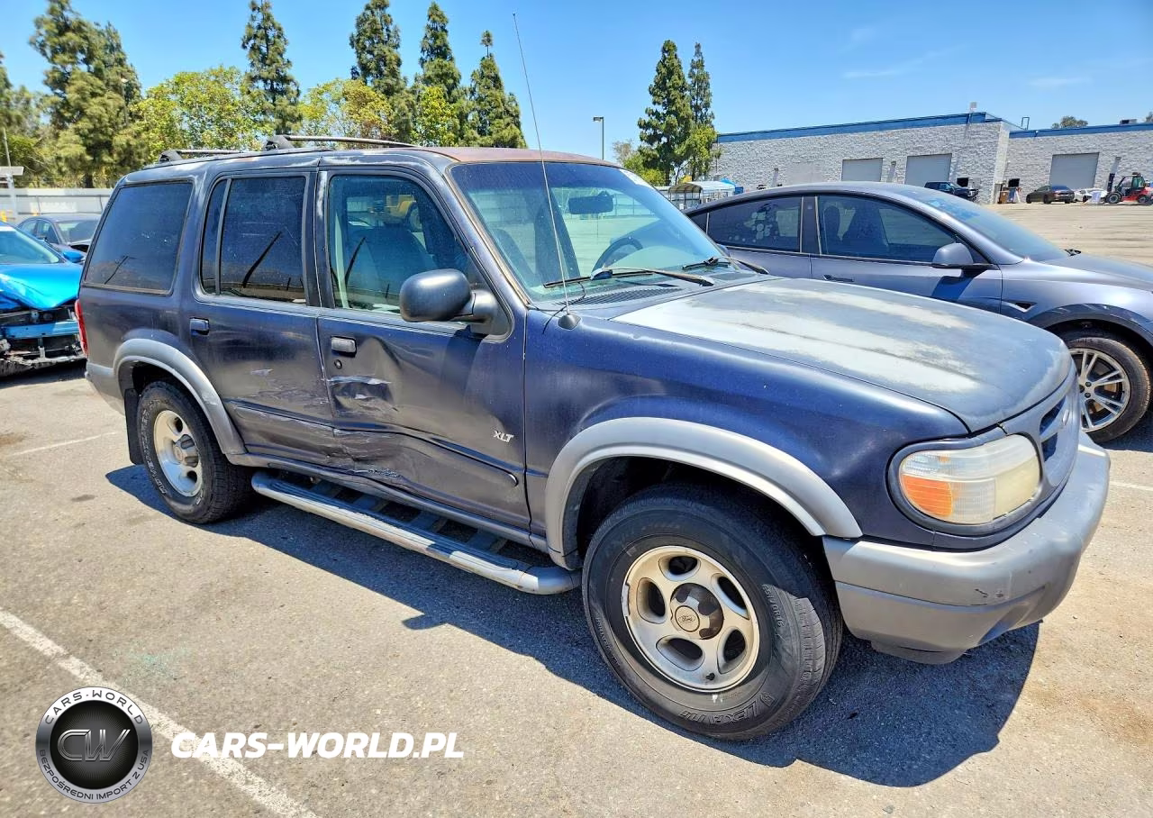 2000 Ford Explorer Xlt VIN:1FMZU73E7YZB31697 - 4