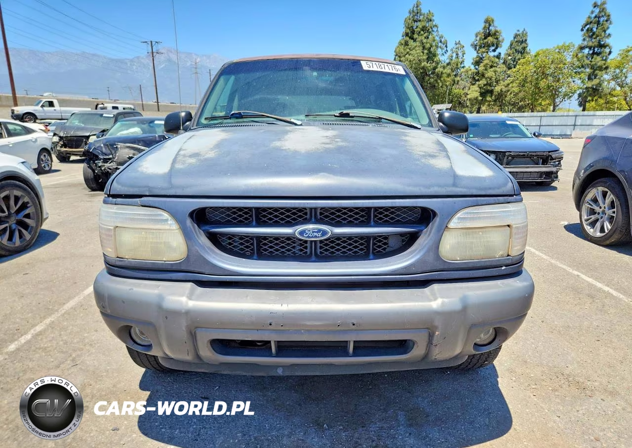 2000 Ford Explorer Xlt VIN:1FMZU73E7YZB31697 - 5
