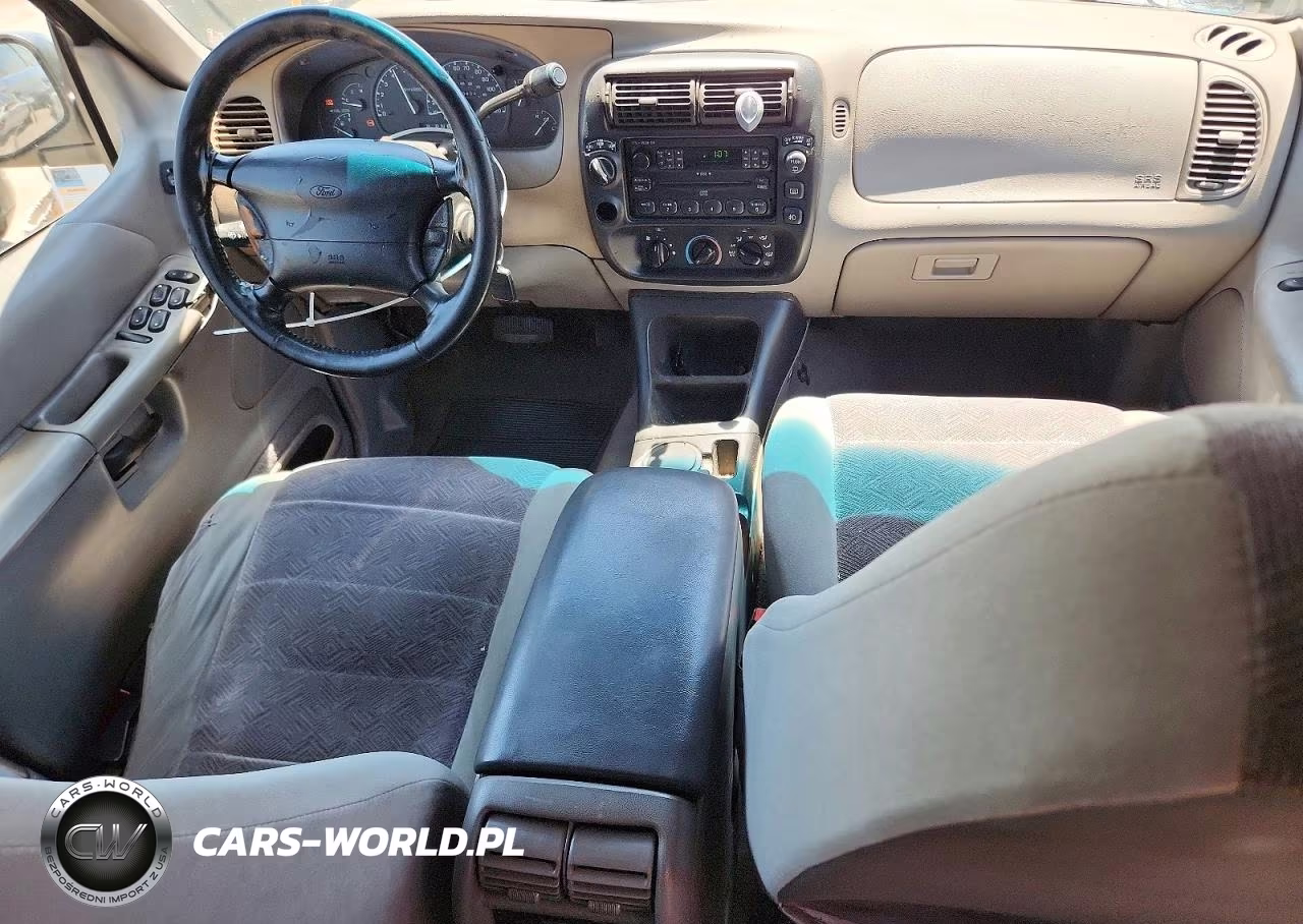 2000 Ford Explorer Xlt VIN:1FMZU73E7YZB31697 - 8