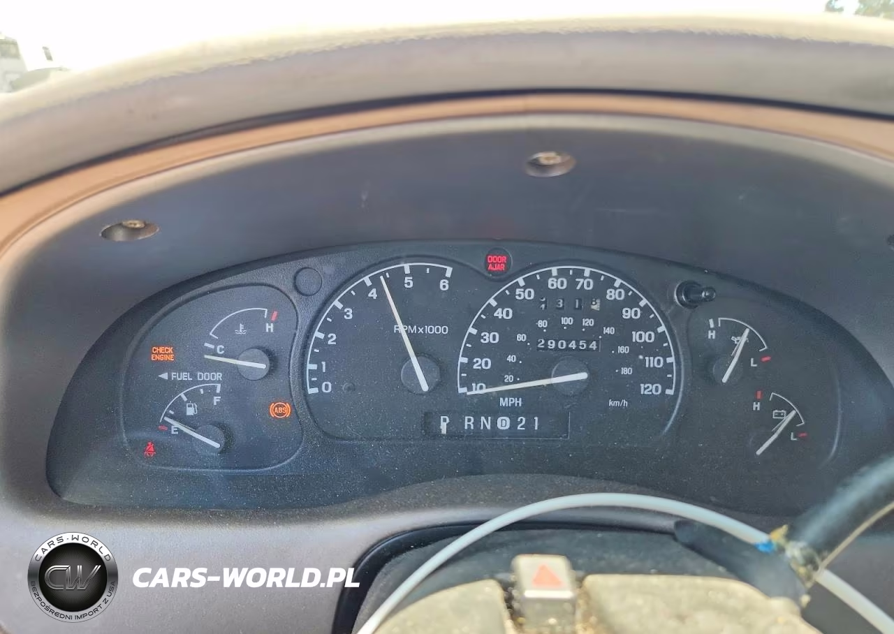 2000 Ford Explorer Xlt VIN:1FMZU73E7YZB31697 - 9