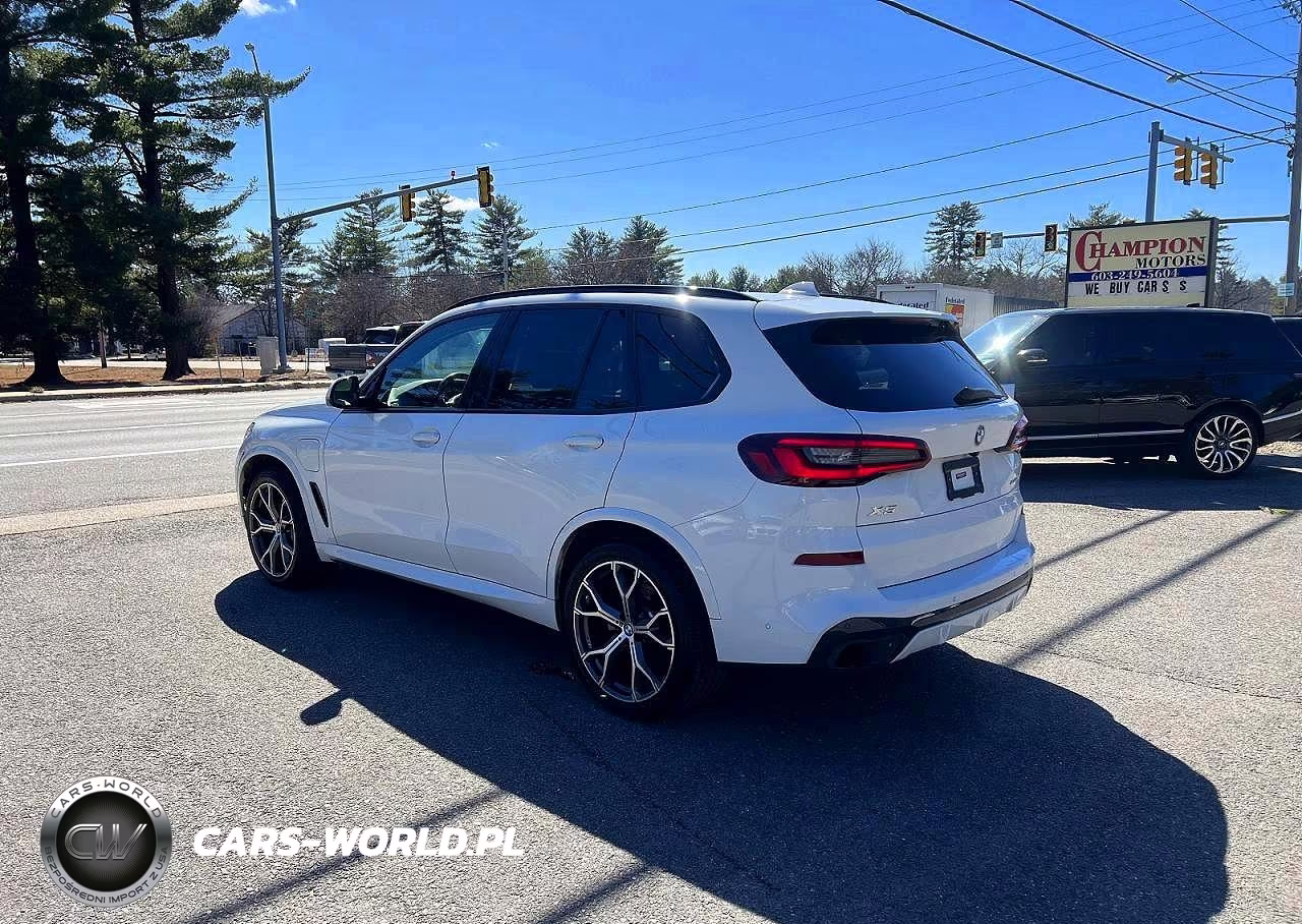 2021 BMW X5 xDrive45E VIN:5UXTA6C08M9D84086 - 3