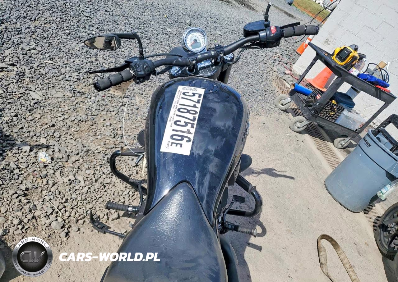 2013 Victory Motorcycles Hammer 8-Ball VIN:5VPHA36N0D3023983 - 6