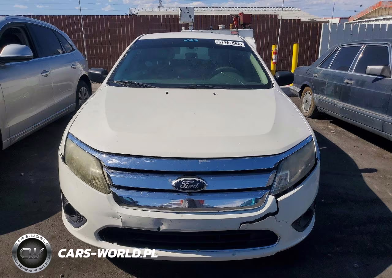 2012 Ford Fusion S VIN:3FAHP0GA1CR321990 - 5