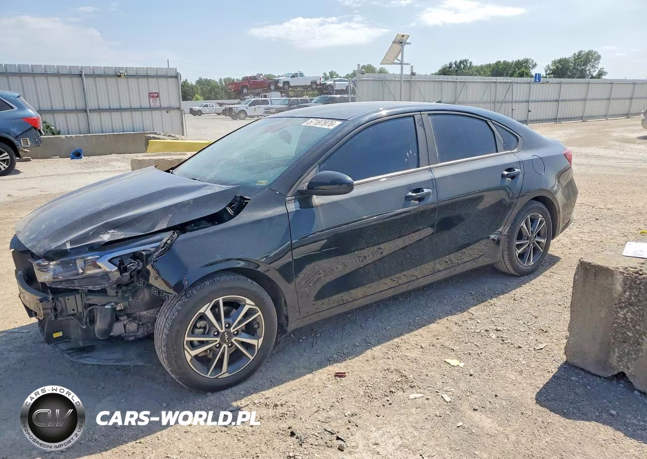 2023 Kia Forte Lxs – zdjęcie 1 z 12