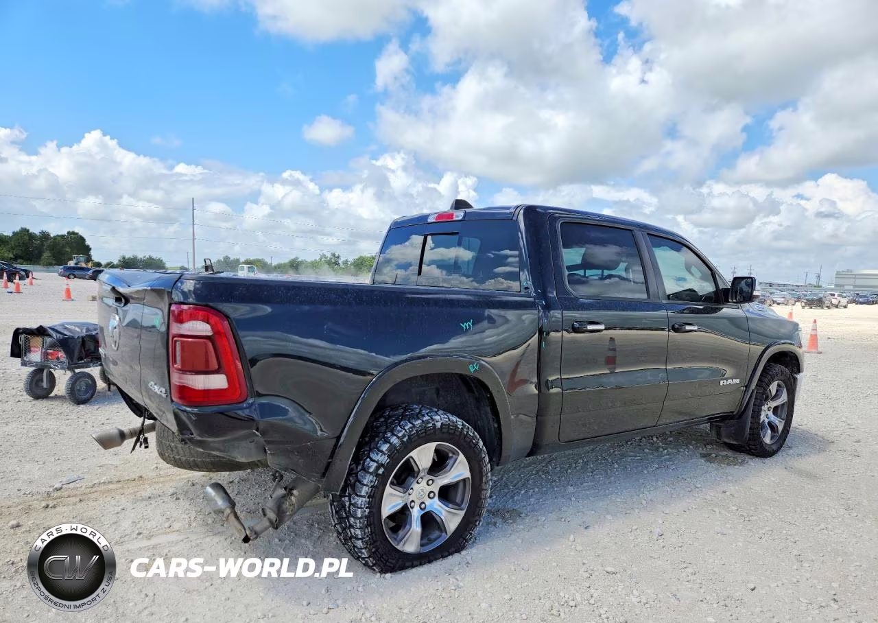 2020 Ram 1500 Laramie VIN:1C6SRFJT9LN236722 - 3
