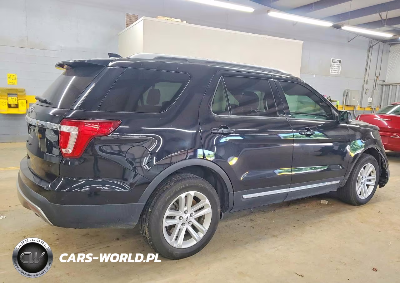 2017 Ford Explorer Xlt VIN:1FM5K7D81HGB49377 - 3