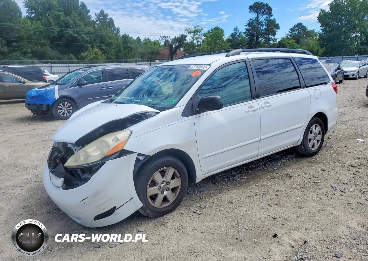 2010 Toyota Sienna Le 7-Passenger