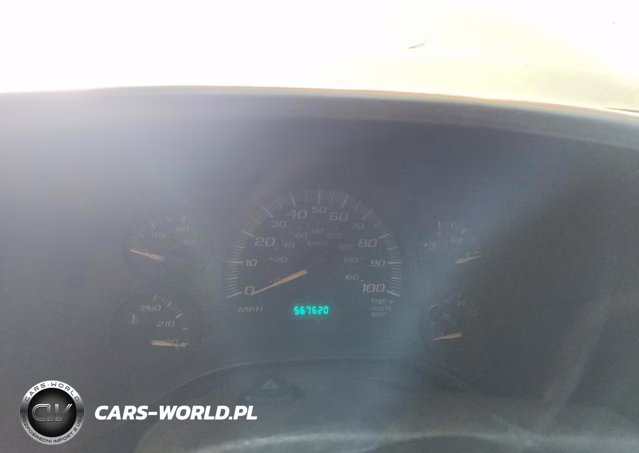 2005 Chevrolet Express G1500 VIN:1GCFG15XX51129950 - 9