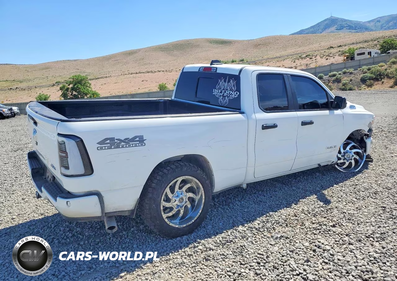 2022 Ram 1500 Tradesman VIN:1C6RRFCG1NN360565 - 3