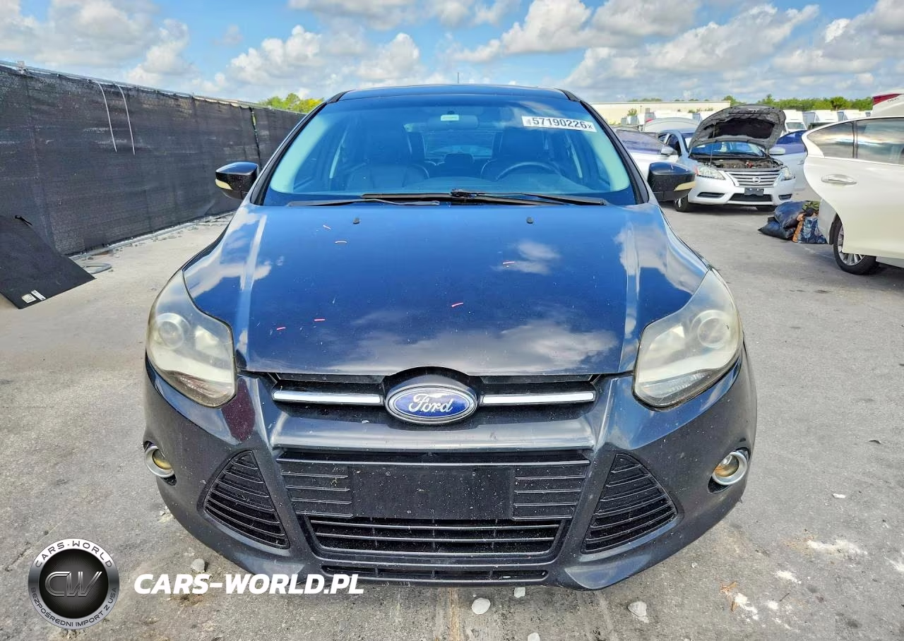 2013 Ford Focus Titanium VIN:1FADP3N24DL169814 - 5