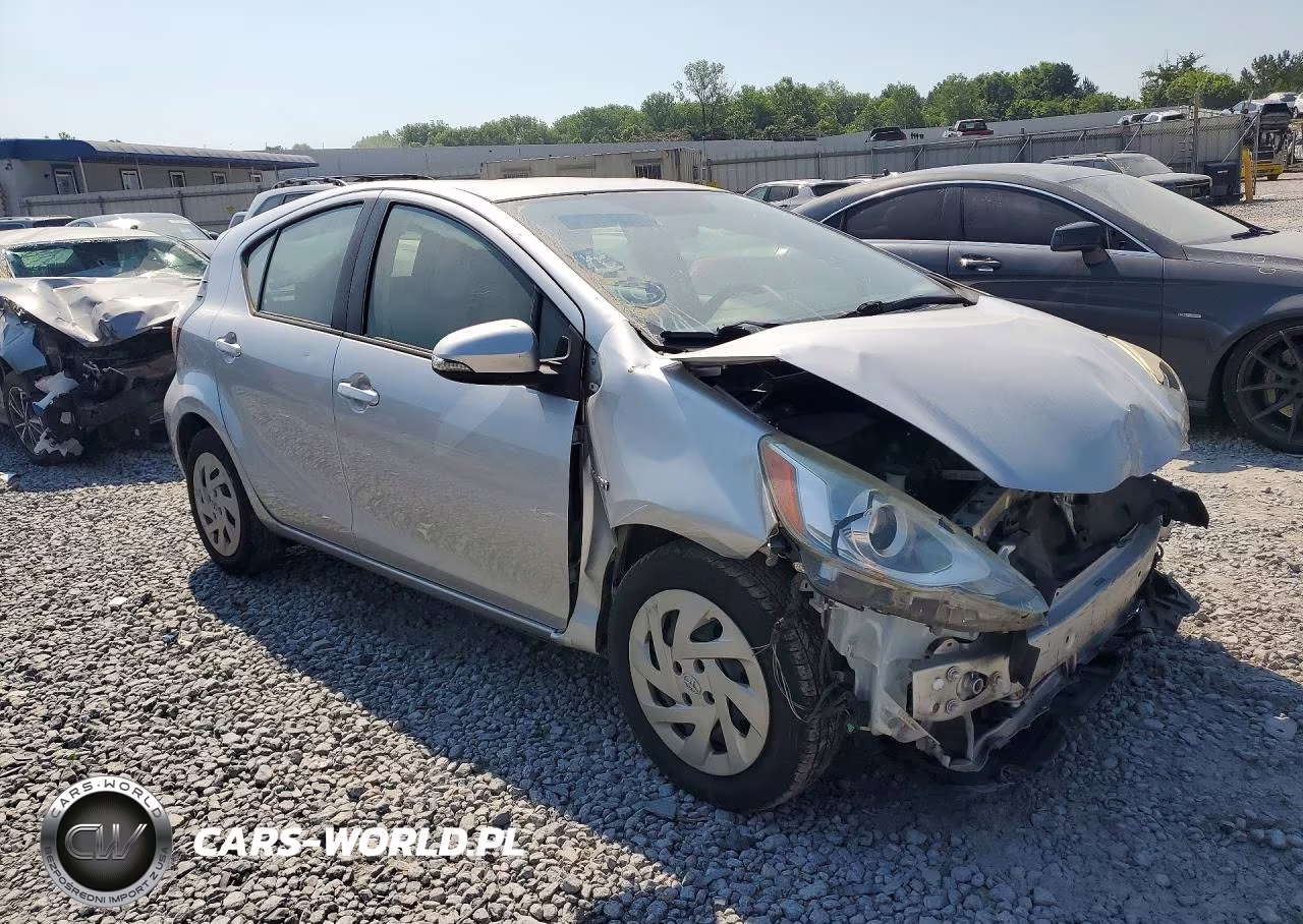 2016 Toyota Prius C One VIN:JTDKDTB30G1119466 - 4
