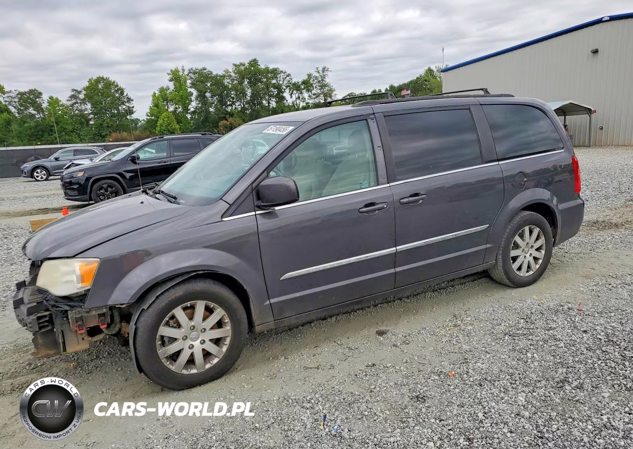 2015 Chrysler Town & Country Touring – zdjęcie 1 z 14