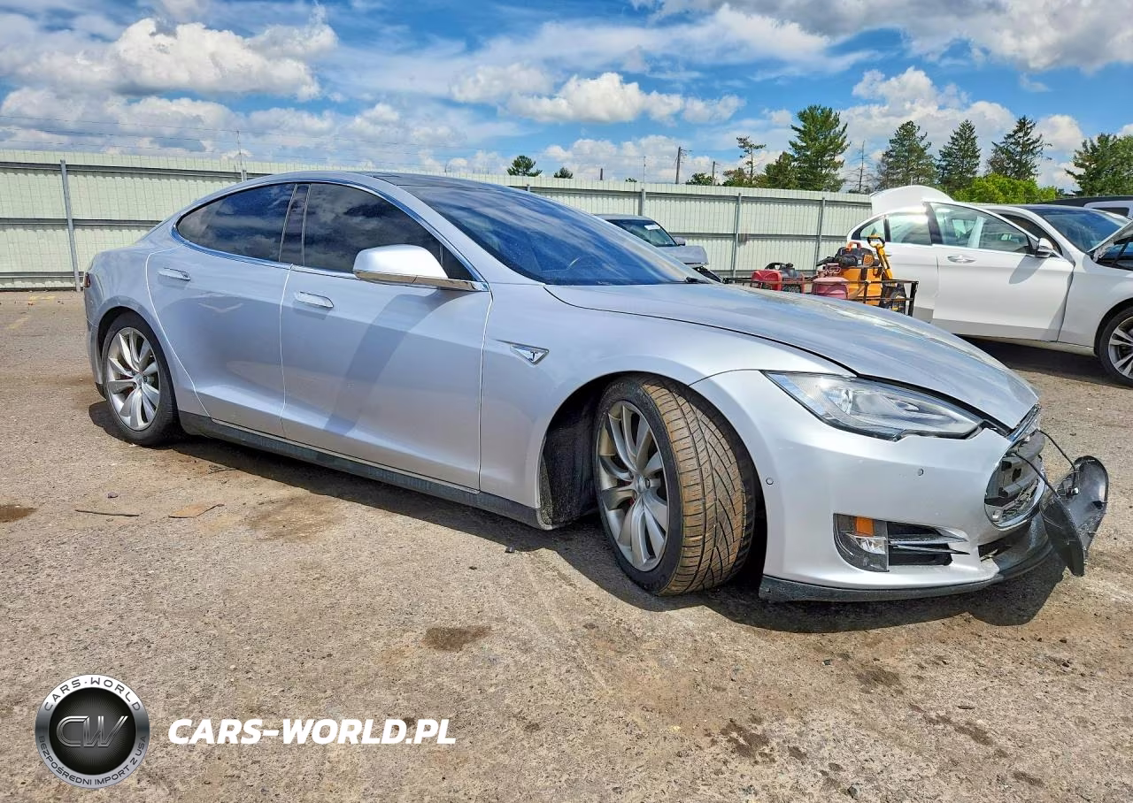 2015 Tesla Model S 85D VIN:5YJSA1H22FFP69885 - 4