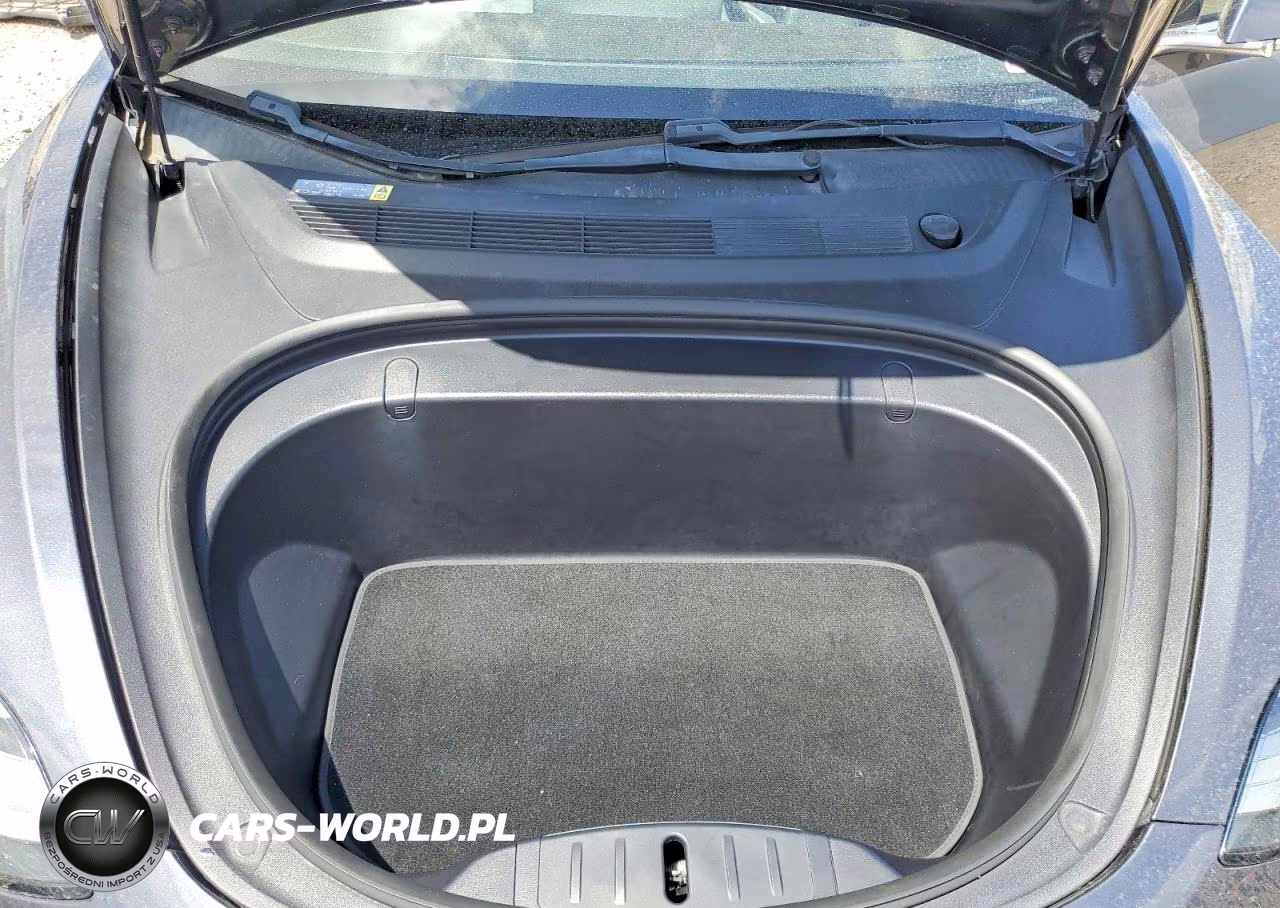 2018 Tesla Model 3 VIN:5YJ3E1EB7JF055143 - 11