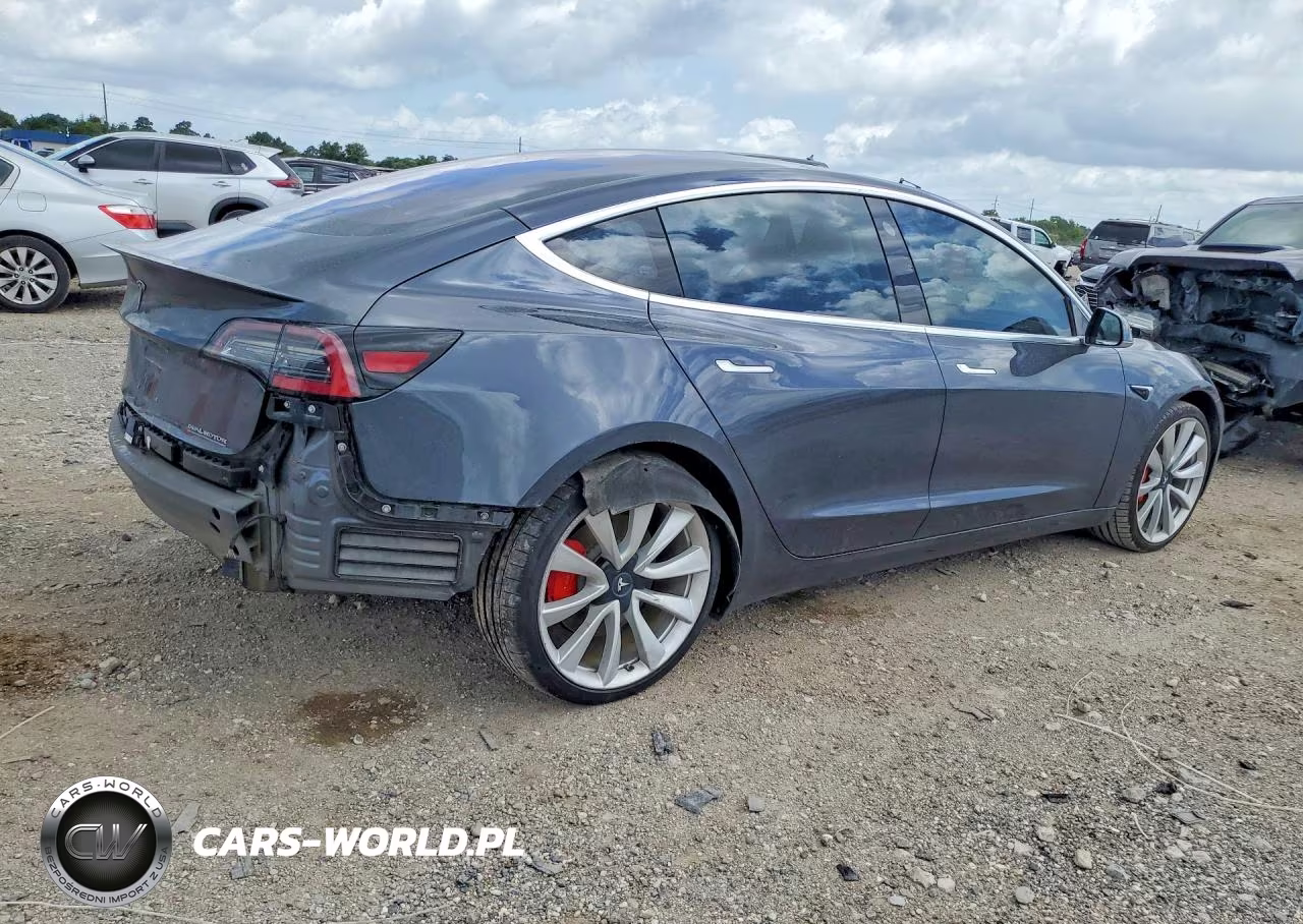 2018 Tesla Model 3 VIN:5YJ3E1EB7JF055143 - 3