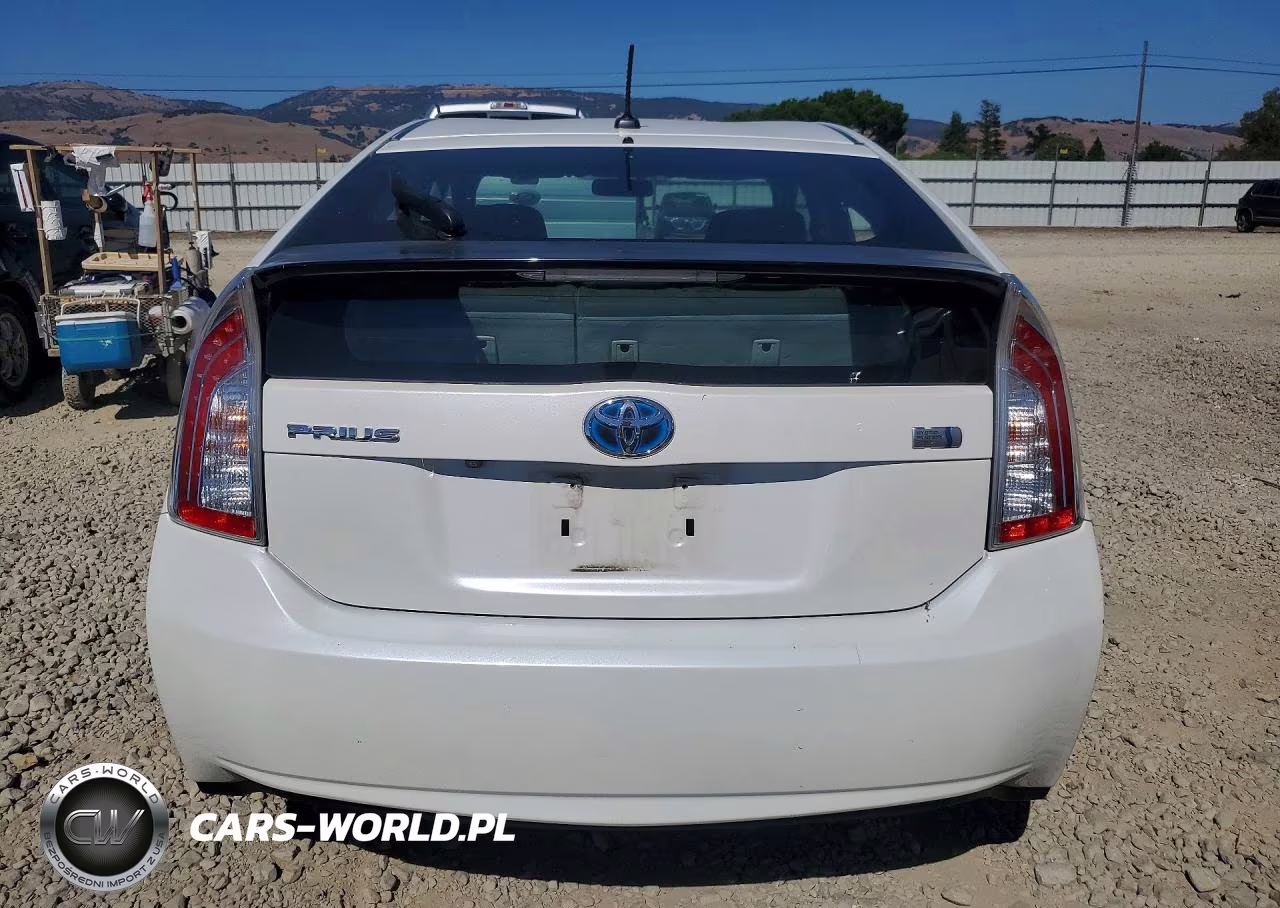 2014 Toyota Prius Three VIN:JTDKN3DU7E1742261 - 6