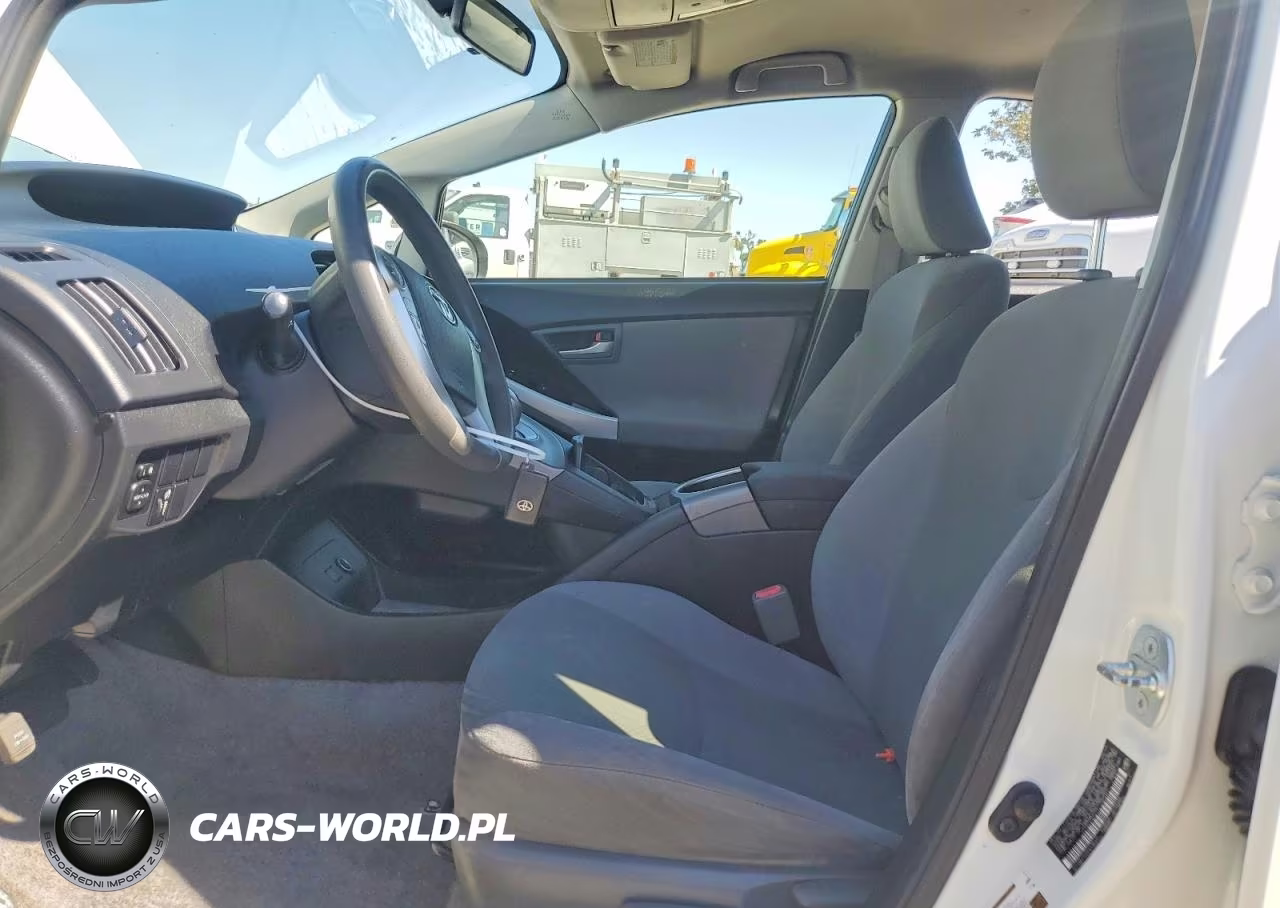 2014 Toyota Prius Three VIN:JTDKN3DU7E1742261 - 7