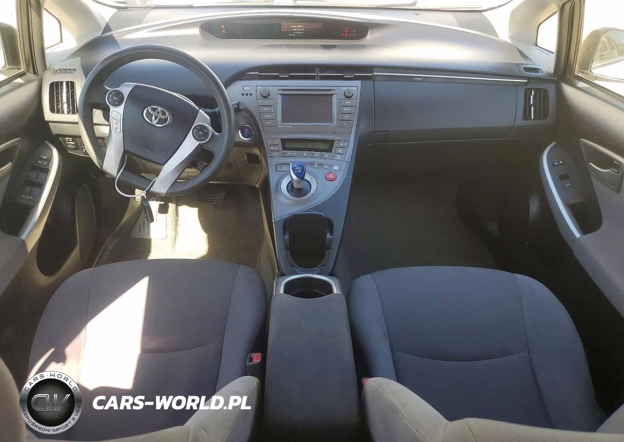 2014 Toyota Prius Three VIN:JTDKN3DU7E1742261 - 8