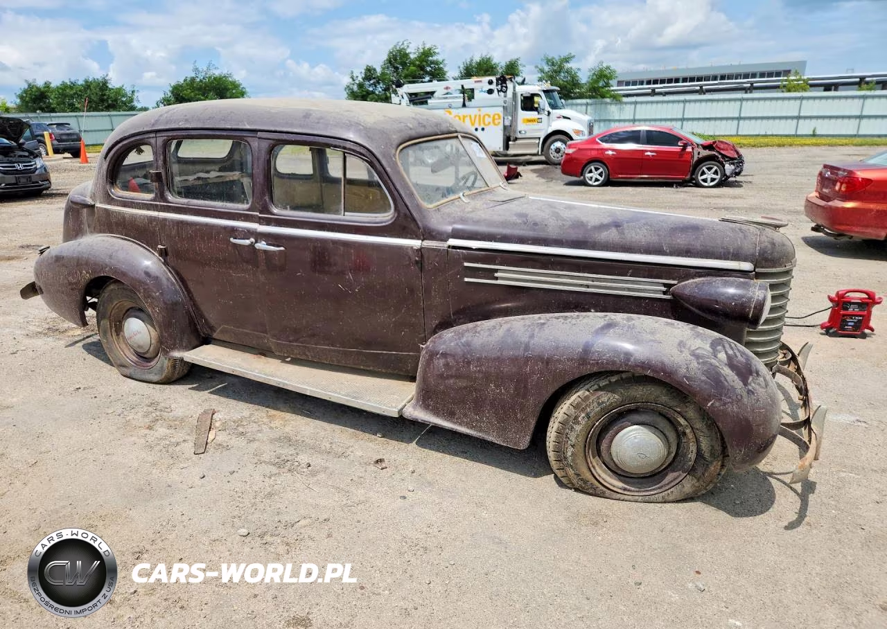 1938 Oldsmobile 88 VIN:24565WIS - 4