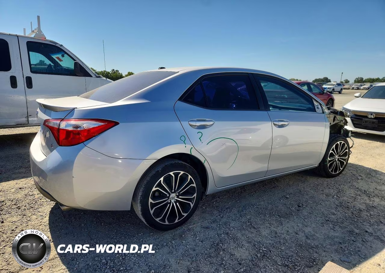 2015 Toyota Corolla S Plus VIN:5YFBURHE7FP251064 - 3