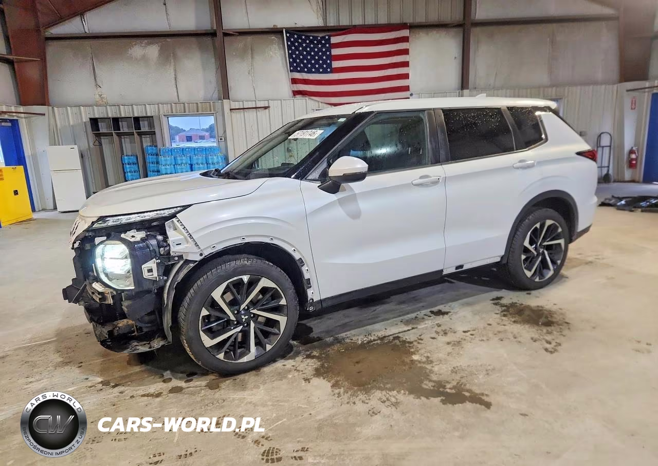2022 Mitsubishi Outlander Es – zdjęcie 1 z 14