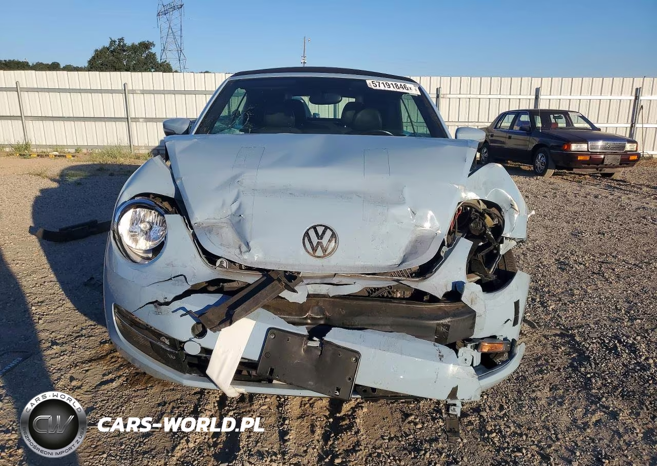 2014 Volkswagen Beetle VIN:3VW5L7AT1EM823505 - 5