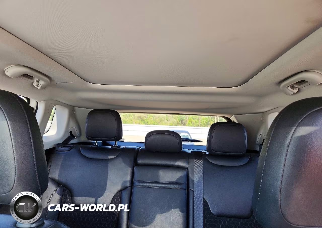 2018 Jeep Compass Latitude VIN:3C4NJDBB5JT178421 - 10