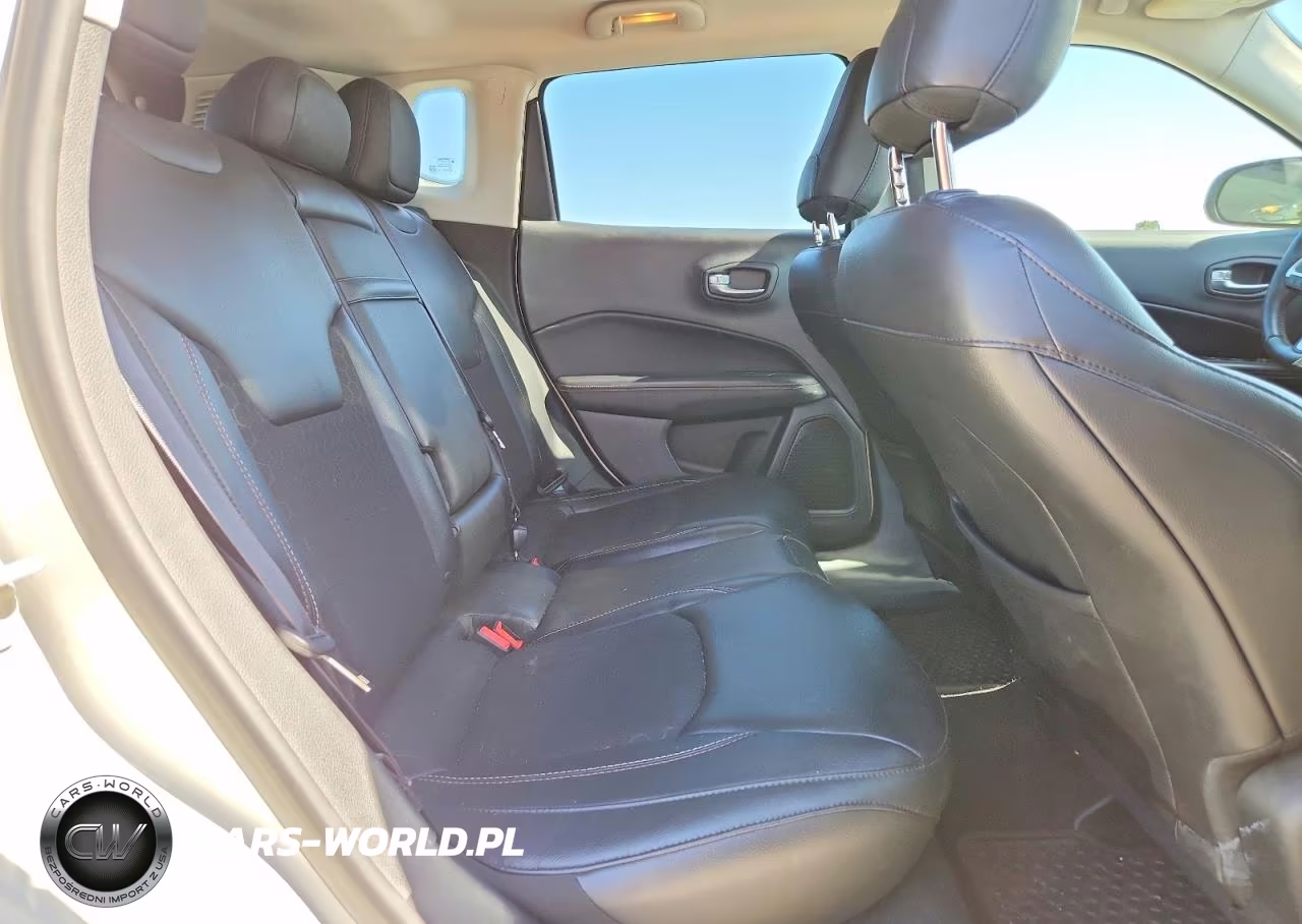 2018 Jeep Compass Latitude VIN:3C4NJDBB5JT178421 - 11