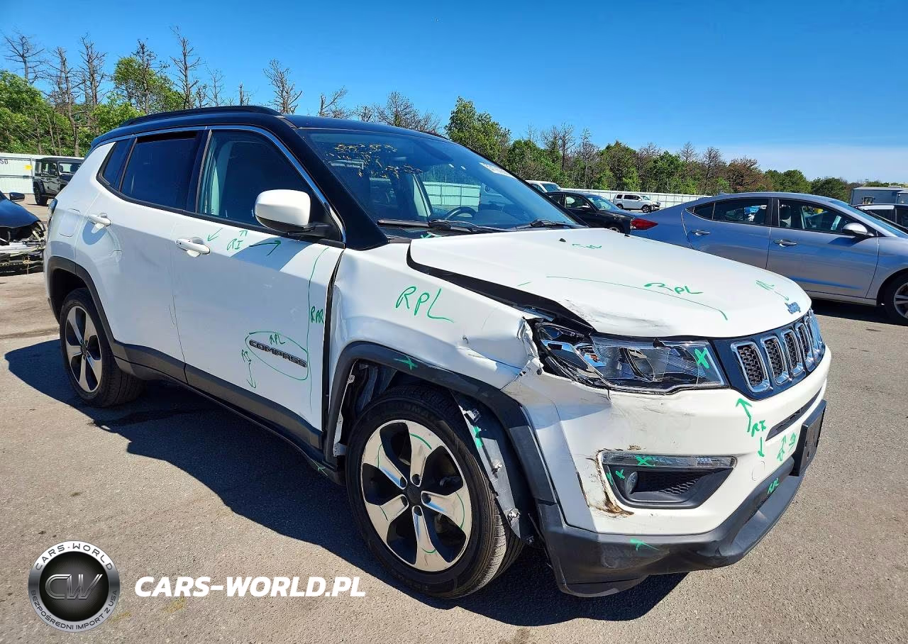 2018 Jeep Compass Latitude VIN:3C4NJDBB5JT178421 - 4