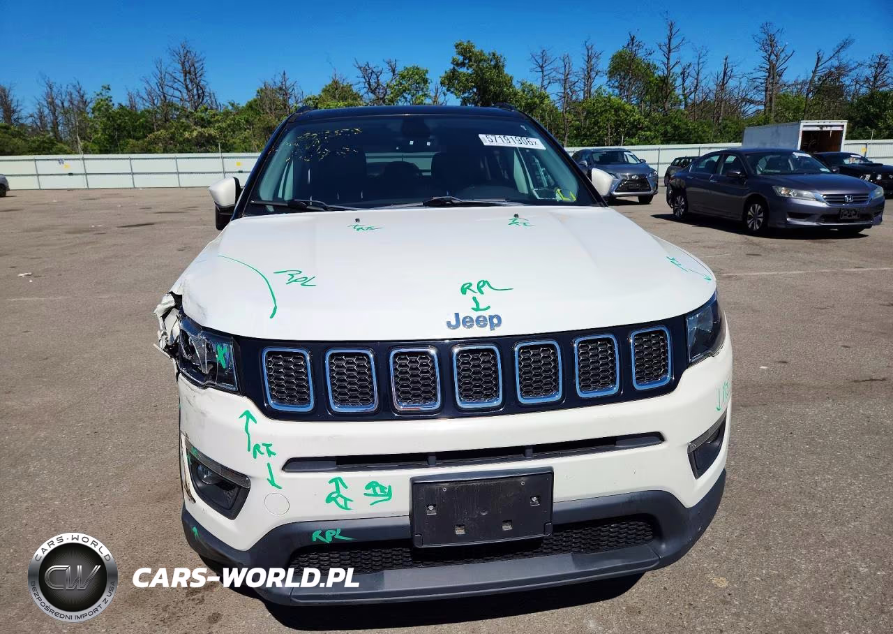 2018 Jeep Compass Latitude VIN:3C4NJDBB5JT178421 - 5
