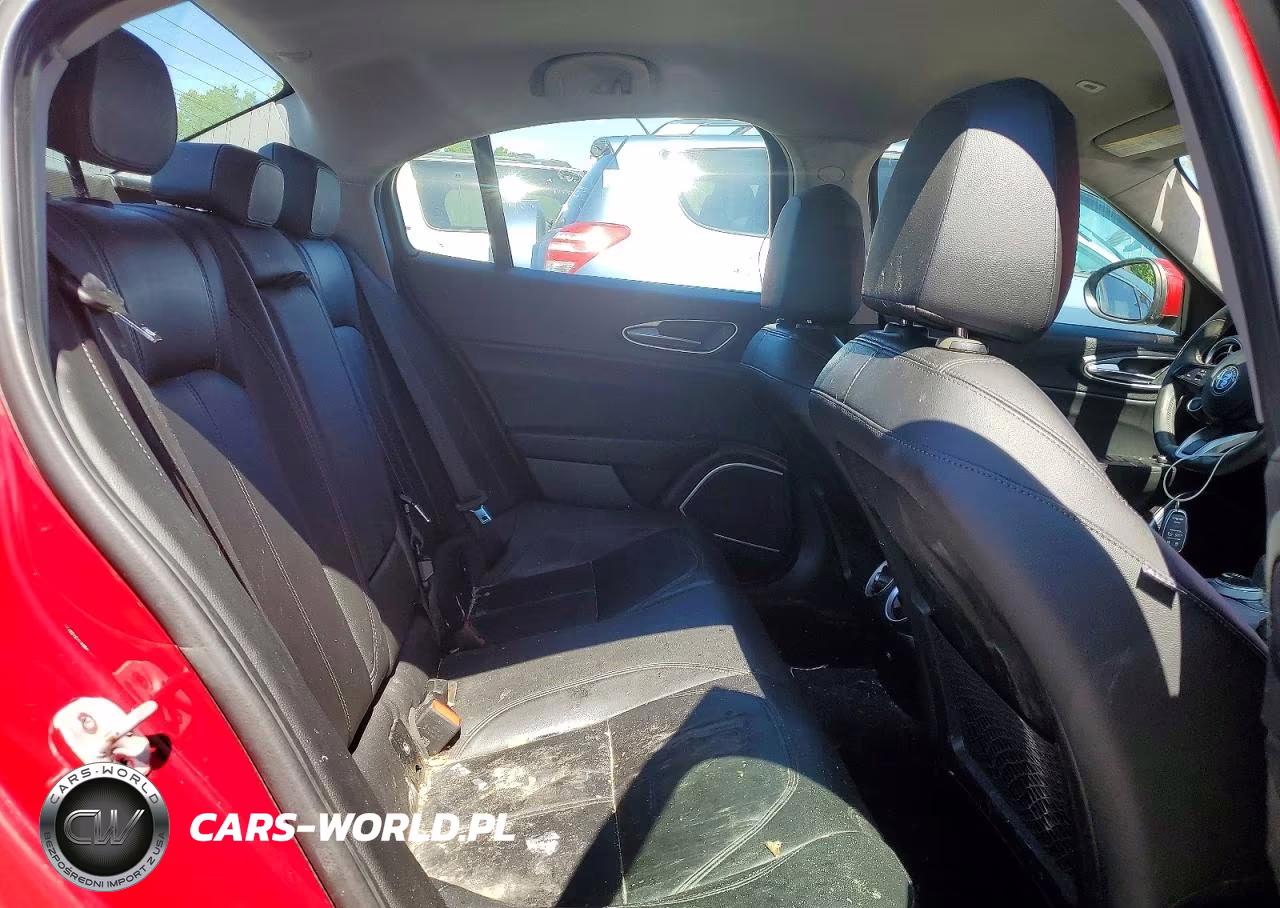 2020 Alfa Romeo Giulia VIN:ZARFANAN9L7636898 - 10