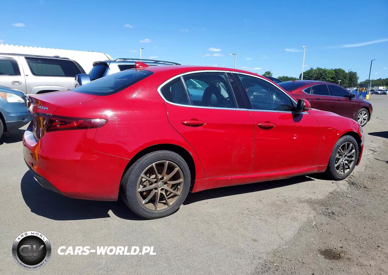 2020 Alfa Romeo Giulia VIN:ZARFANAN9L7636898 - 3
