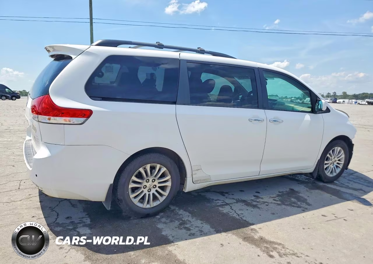 2011 Toyota Sienna Xle 8-Passenger VIN:5TDYK3DCXBS031369 - 3